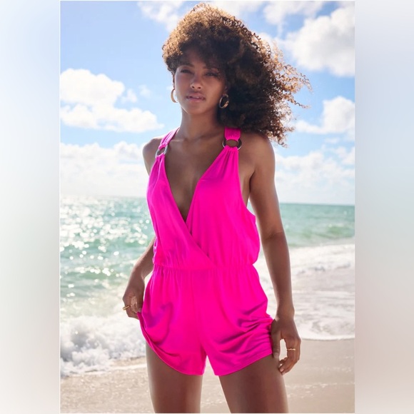 🌺VENUS Hot Pink Halter Romper size Large 🌺 - Picture 1 of 15